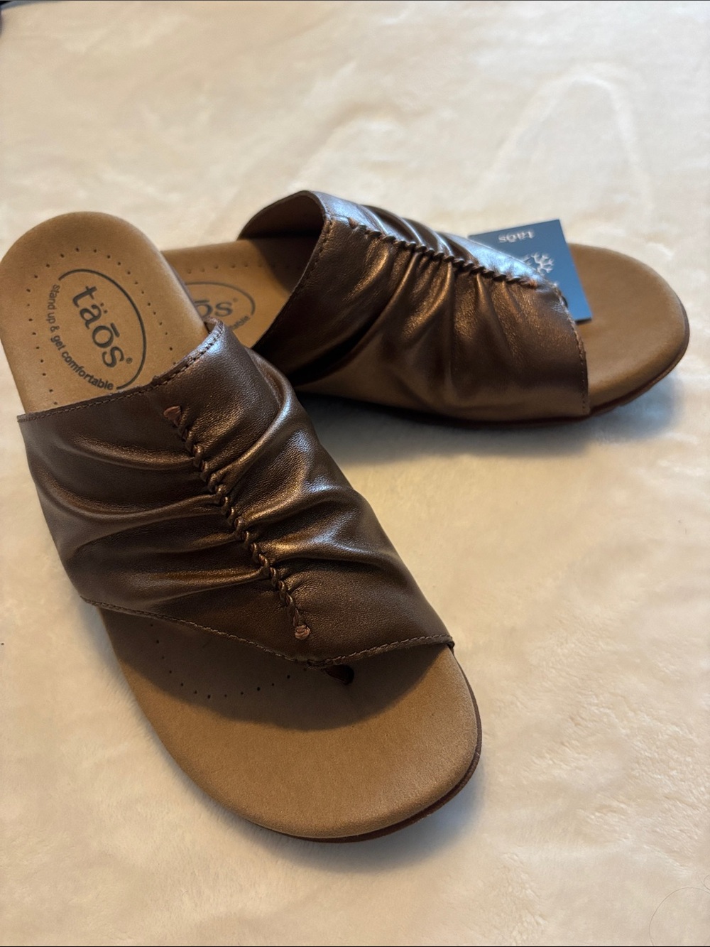 Taos “Gift 2” Toe-Thong Sandals Metallic Bronze Size 7 New With Tags Comfy - Picture 9 of 12